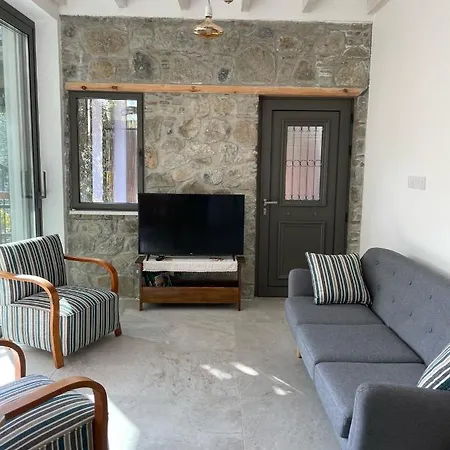 Balkoni * Moutoullas